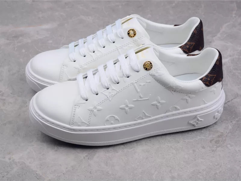 LVS NeoNoe and Sneakers