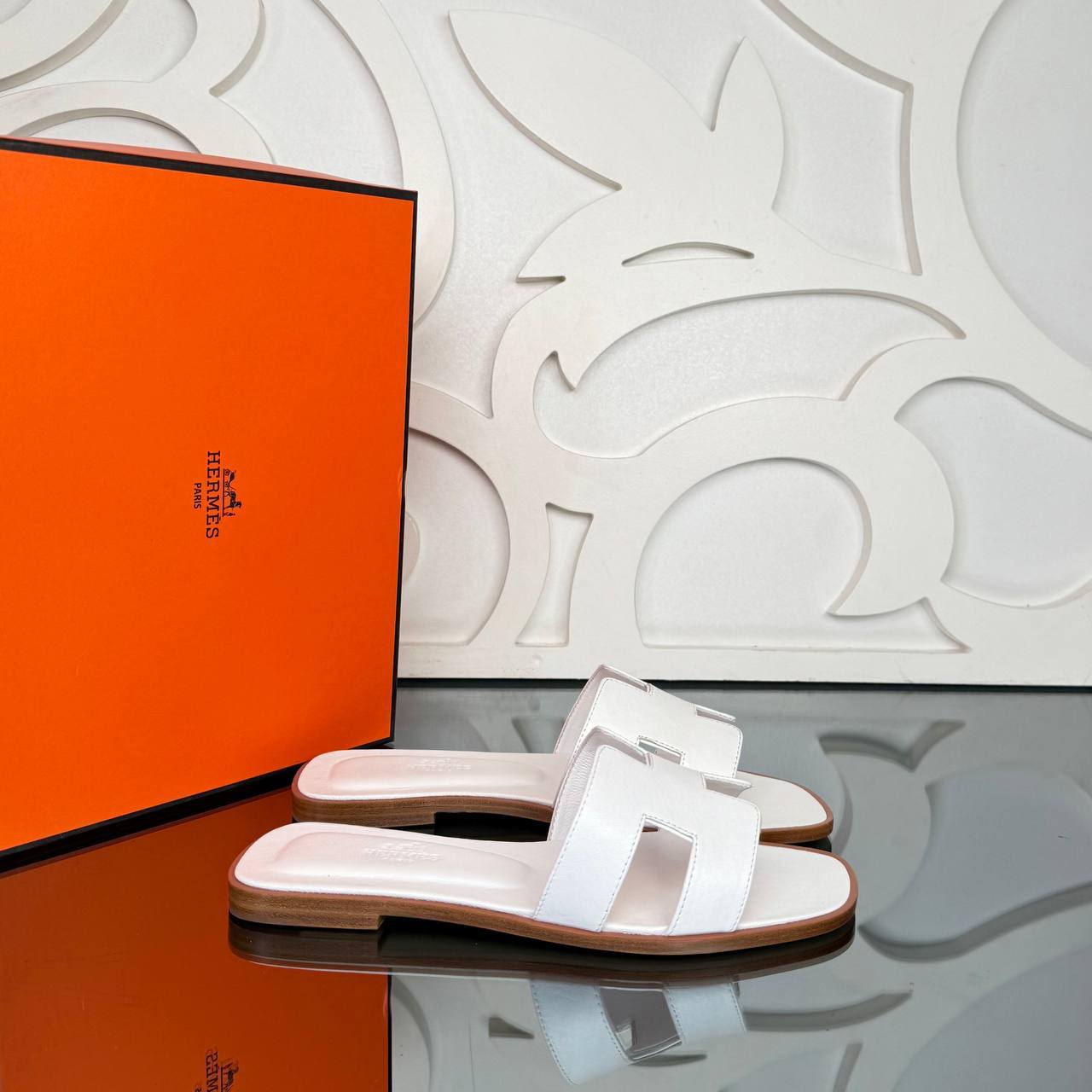 HMS - Oran Slippers (White)