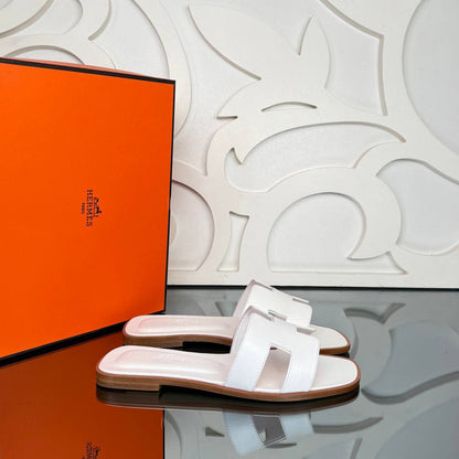 HMS - Oran Slippers (White)