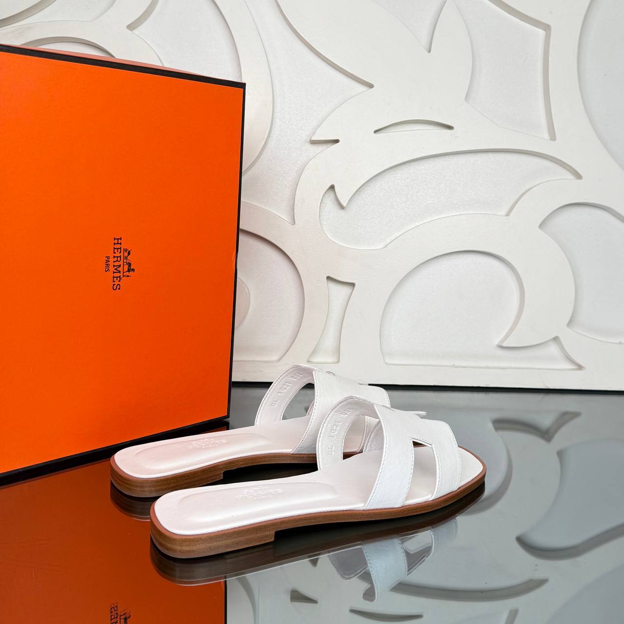 HMS - Oran Slippers (White)