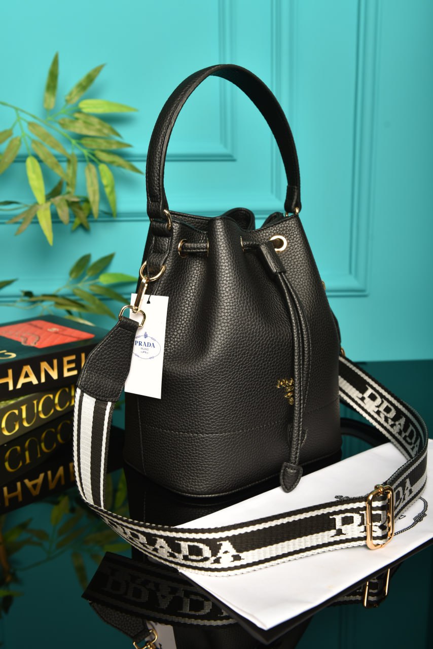 PRD - Vitello Daino Bucket  Bag