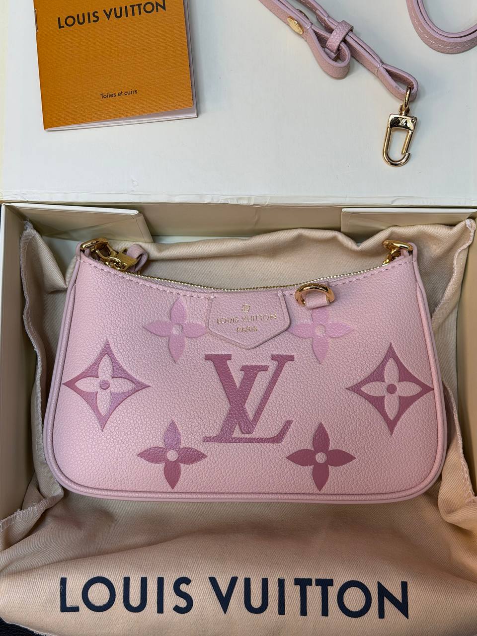 Easy Pouch On Strap - (Video)